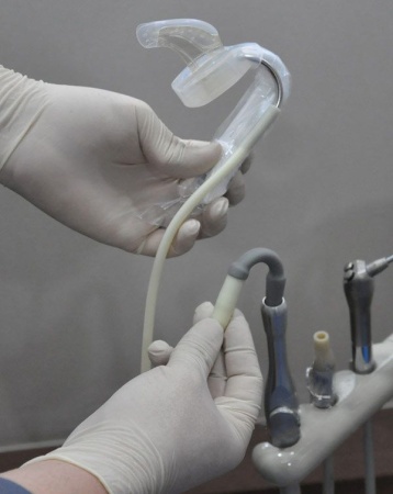 Аппарат для интраоральной подсветки со встроенной системой аспирации "eBite"(полный комплект)